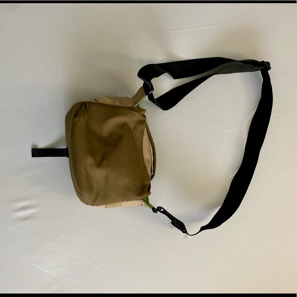 Crumpler 5 Million Dollar Home Camera Bag, Brown and Olive - Picture 4 of 9